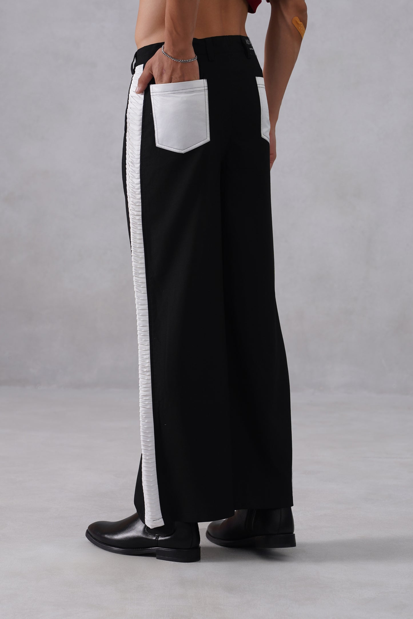 Chronicles in cloth (Black Pants)